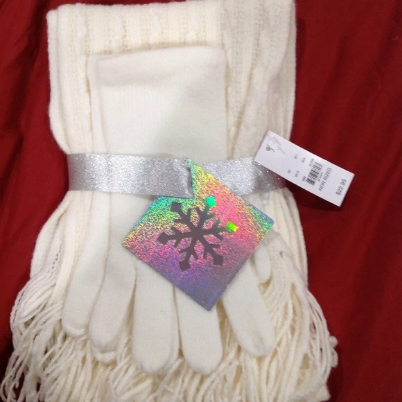 NIP NY and Co white cable fringe scarf gloves set - Picture 1 of 9